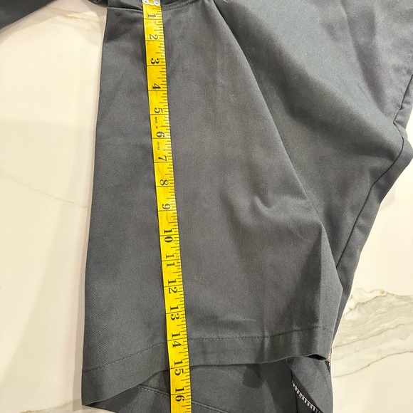 Men’s Gray Dickies Shorts - Picture 3 of 3